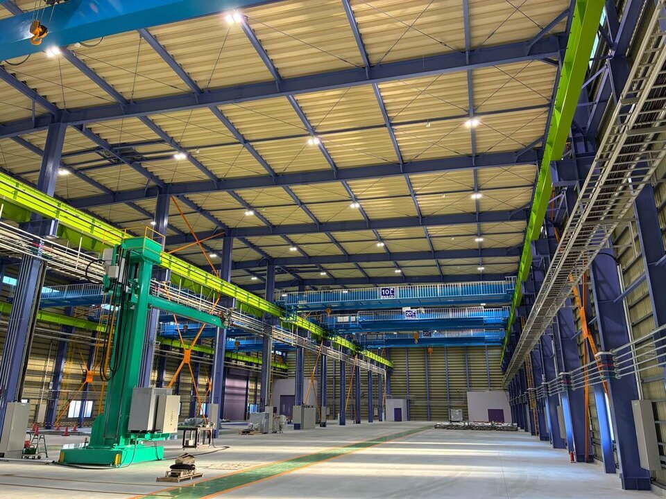 1.工場棟内全景1.jpg